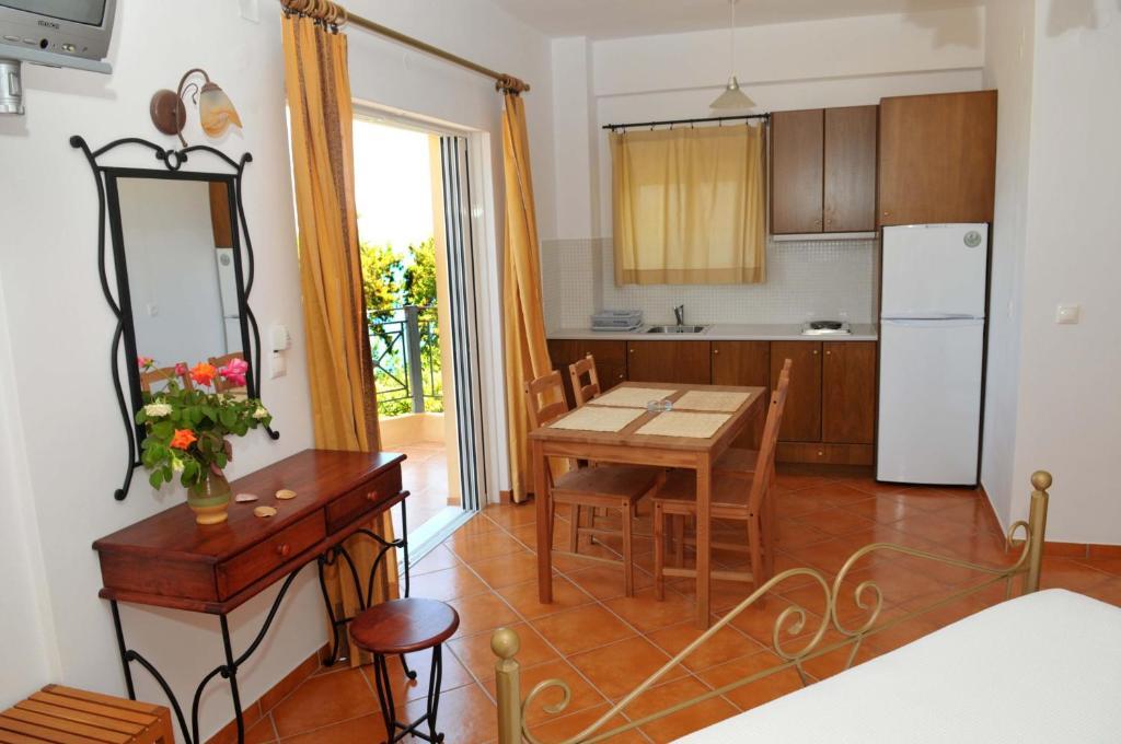 Kasimis Apartment Kyparissia Ngoại thất bức ảnh